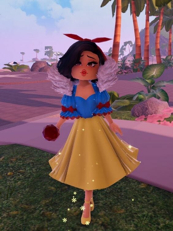 snow white cosplay girl in royale high